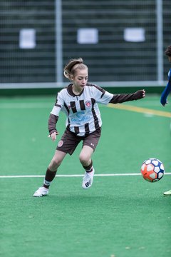 Bild 231 - wBJ VfL Pinneberg - St. Pauli : Ergebnis: 7:0 (Abbruch)